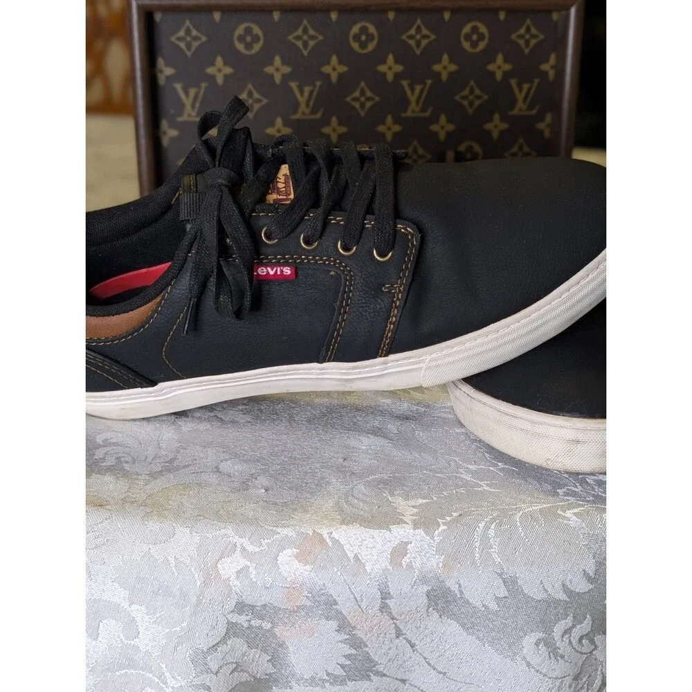 Levis levi men